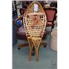 Image 1 : Pair of 41" long Beaver tail style snowshoes with leather bindings, appear unused