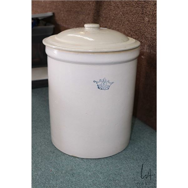 Lidded six gallon USA stoneware crock