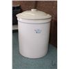 Image 1 : Lidded six gallon USA stoneware crock
