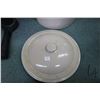 Image 5 : Lidded six gallon USA stoneware crock