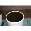 Image 7 : Lidded six gallon USA stoneware crock
