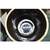 Image 8 : Lidded six gallon USA stoneware crock