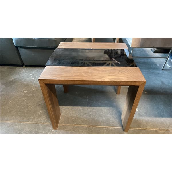 CONTEMPORARY WALNUT/SMOKED BLACK GLASS TOP END TABLE 24" SQUARE
