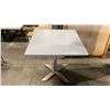 Image 2 : COMMERCIAL GRADE 28" SQUARE FLIP TOP PATIO TABLE