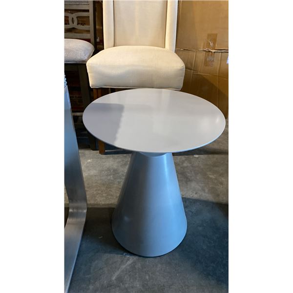 ALUMINUM POWDER COATED 18" END TABLE