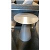 Image 2 : ALUMINUM POWDER COATED 18" END TABLE