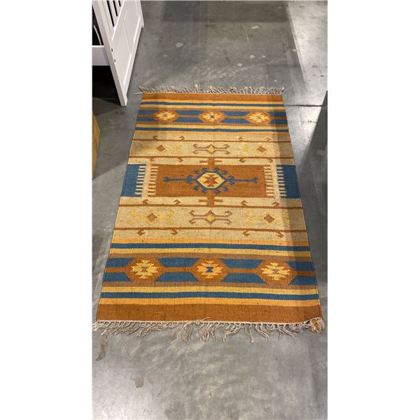 HAND WOVEN SOUTHWESTERN MOTIF AREA RUG APPROX 3' X 5'