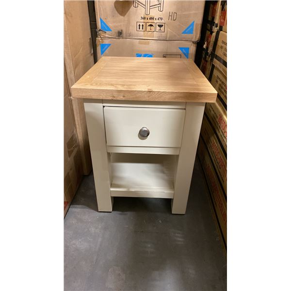 SINGLE DRAWER ANTIQUE WHITE/NATURAL WOOD LAMP TABLE 16" X 14"