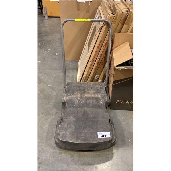RUBBERMAID 4 WHEEL DOLLY WITH FOLDABLE HANDLE