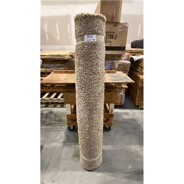 LIGHT GREY APPROX 5' X 7' AREA RUG