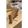 Image 2 : 6 HANGER SOLID ACACIA WALL MOUNT COAT RACK WITH MAGNETIC CLASPS APPROX 23"L