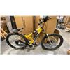 Image 2 : ROCKY MOUNTAIN RM7 8 SPEED FRONT SUSPENSION MOUNTAIN BIKE WITH FULL DISC BRAKES WITH SPARE PARTS