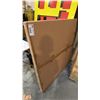 Image 1 : APPROX 42" ROUND TEMPERED GLASS TABLE TOP