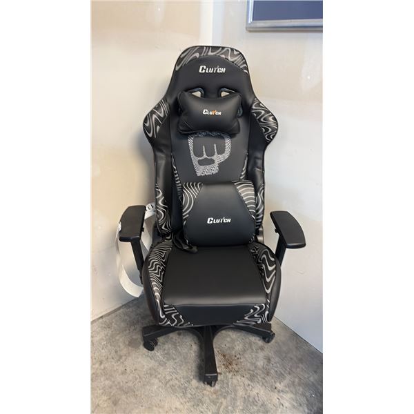 BLACK CLUTCH ERGONOMIC GAMING CHAIR