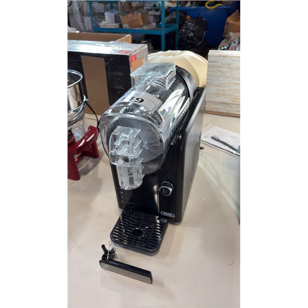WETIE FROZEN DRINK MAKER MODEL BS-B2