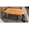 Image 1 : SMALL OAK COFFEE TABLE