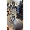 Image 2 : PRECOR EFX ELLIPTICAL FITNESS CROSSTRAINER