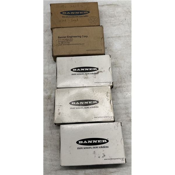 (5) Banner #SM2A312LVQD Sensors