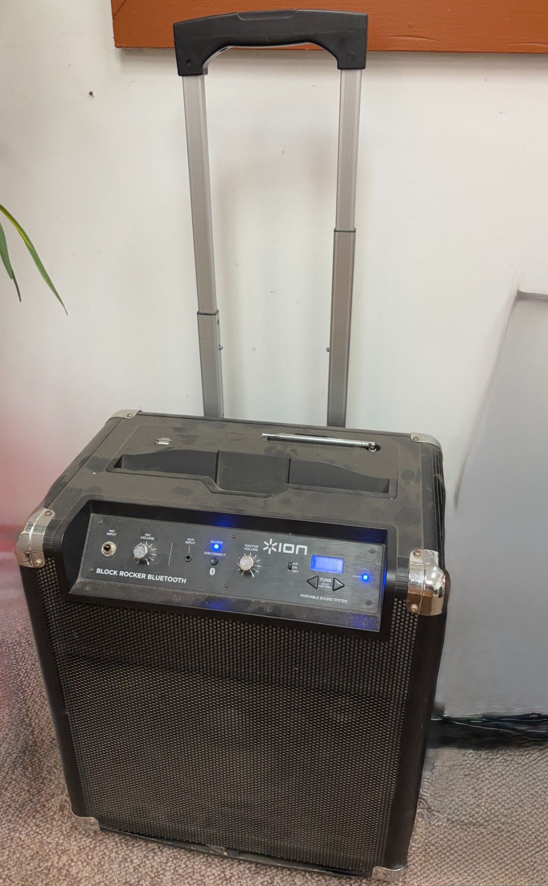 Jbl Block Rocker Ion Block Rocker Portable Bluetooth Radio Sound System - Oahu Auctions