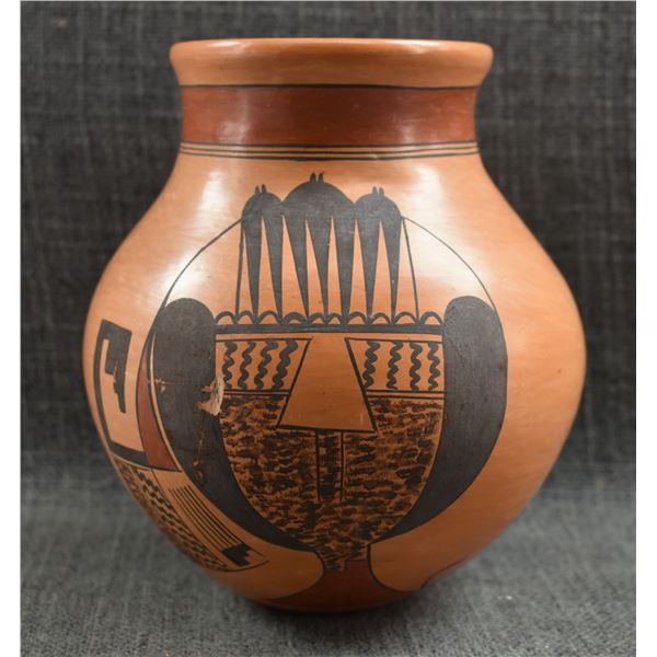 HOPI POTTERY VASE (JEAN SAHMIE NAMPEYO)