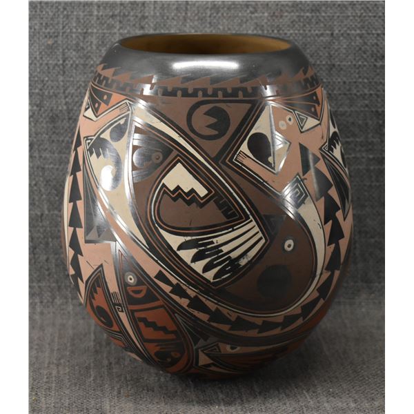 MATA ORTIZ POTTERY VASE (ELÍ NAVARRETE ORTIZ)
