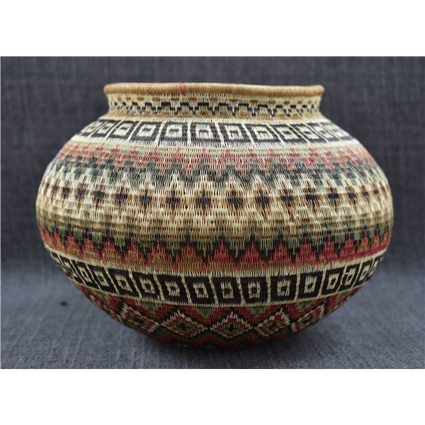 WOUNAAN RAIN FOREST BASKET (LUCIA CABEZON)