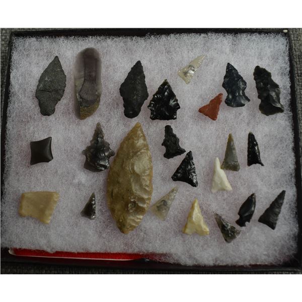 COLLECTION OF ARROW HEADS