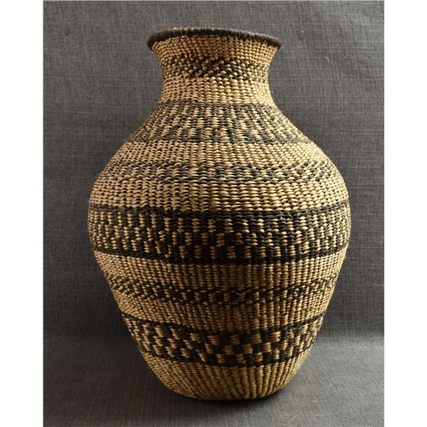 WHITE MOUNTAIN APACHE BASKETRY OLLA ( LINA GUZMAN)
