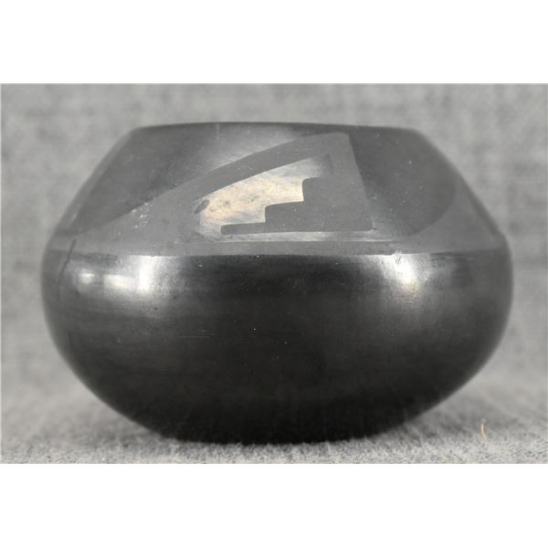 SAN ILDEFONSO POTTERY BOWL (MARIE & JULIAN MARTINEZ)