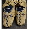 Image 7 : PLAINS BEADED MOCCASINS