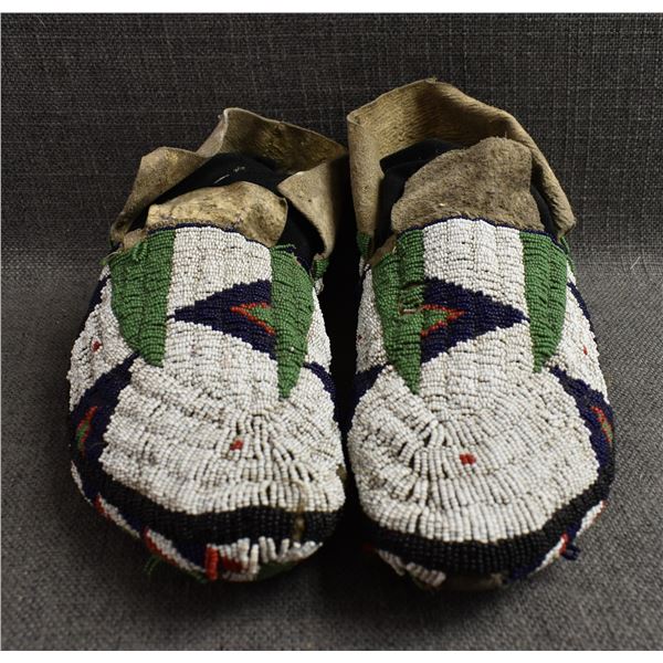 SIOUX BEADED  MOCCASINS