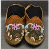 Image 1 : CREE BEADED MOCCASINS