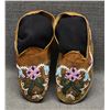Image 6 : CREE BEADED MOCCASINS