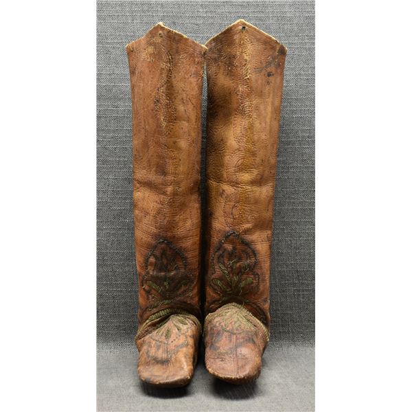 GREENLAND HIGH-TOP MOCCASINS