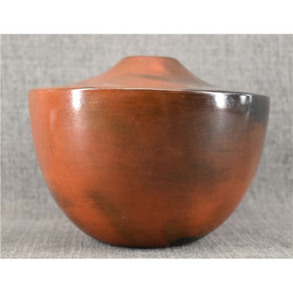 NAVAJO POTTERY VASE (SUZIE CRANK)