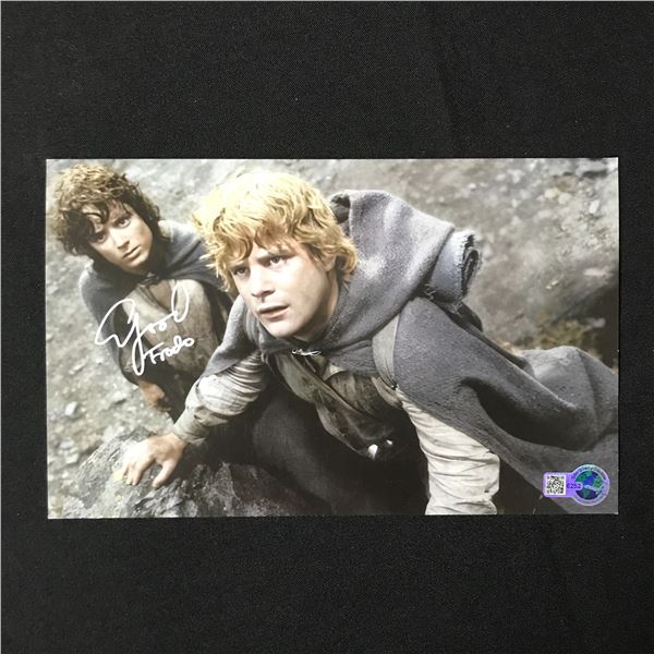ELIJAH WOOD SIGNED LORD OF THE RINGS 8X10 - WWOC COA