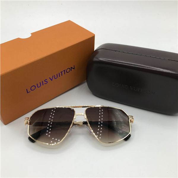 BNIB SUNGLASSES WITH ACCESSORIES