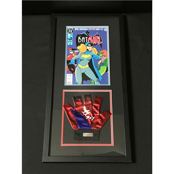 MARGOT ROBBIE SIGNED HARLEY QUINN PRESENTATION PIECE (CELEBRITY AUTHENTICS)