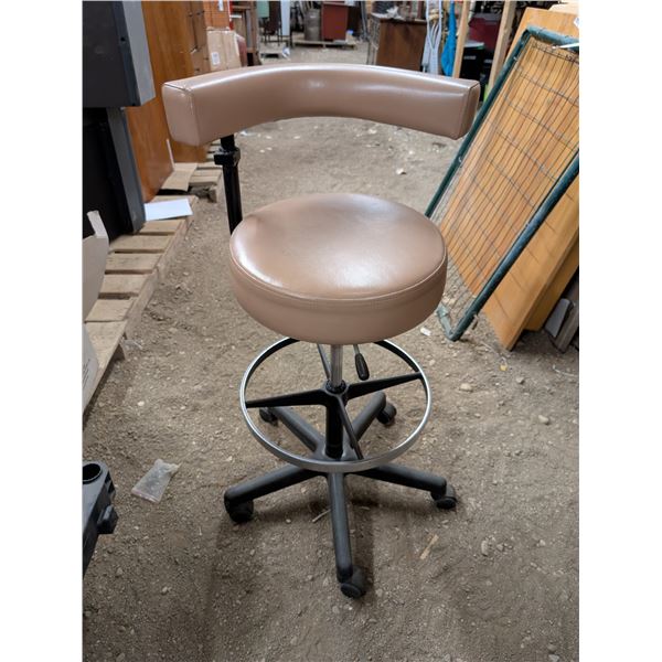 Rolling Swivel Work Chair 39"