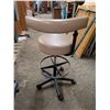 Image 4 : Rolling Swivel Work Chair 39"