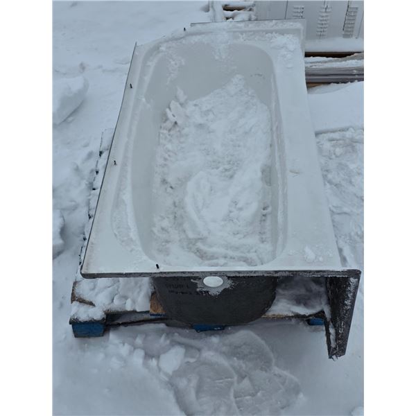 Bath tub- has broken corner- 31" by 60"