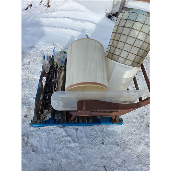 Pallet of misc items