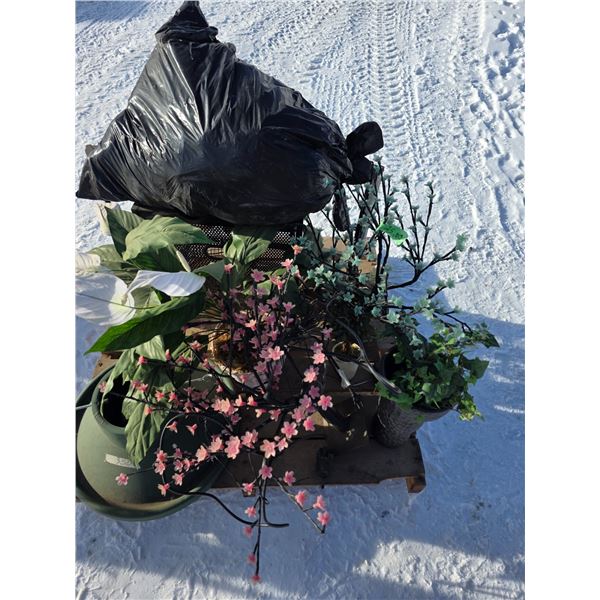 Pallet of misc items