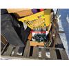 Image 4 : Pallet of misc items