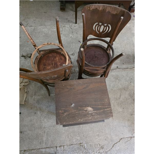 4 chairs and end table- 20' by 15" by 23"H