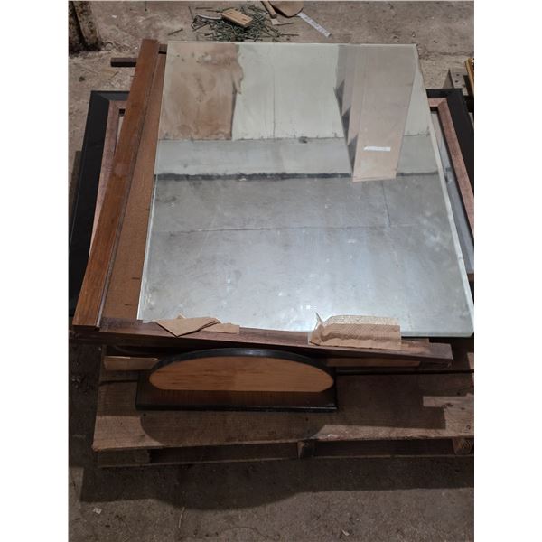 Pallet of various mirrors