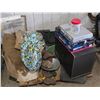 Image 1 : Pallet of misc items