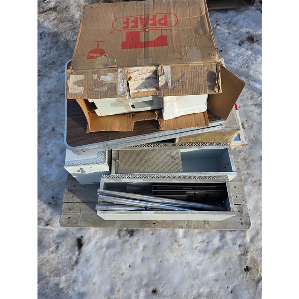 Pallet of misc items