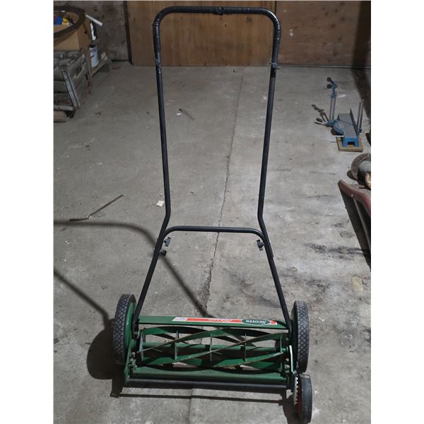 Push mower- has missing wheel