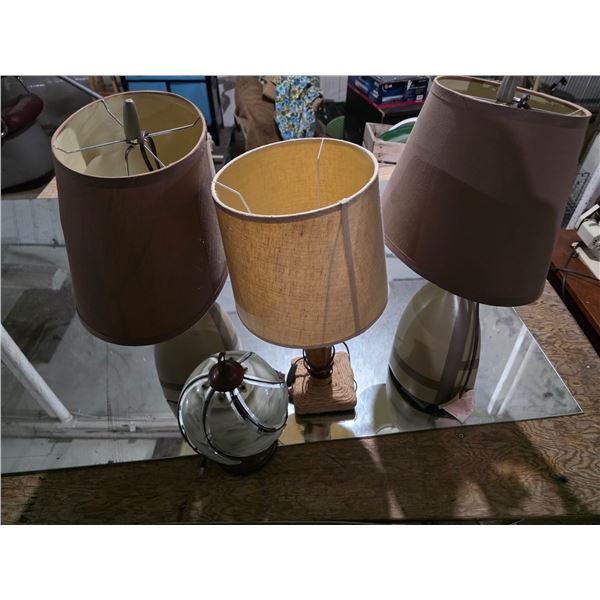 Lot of lamps- untested